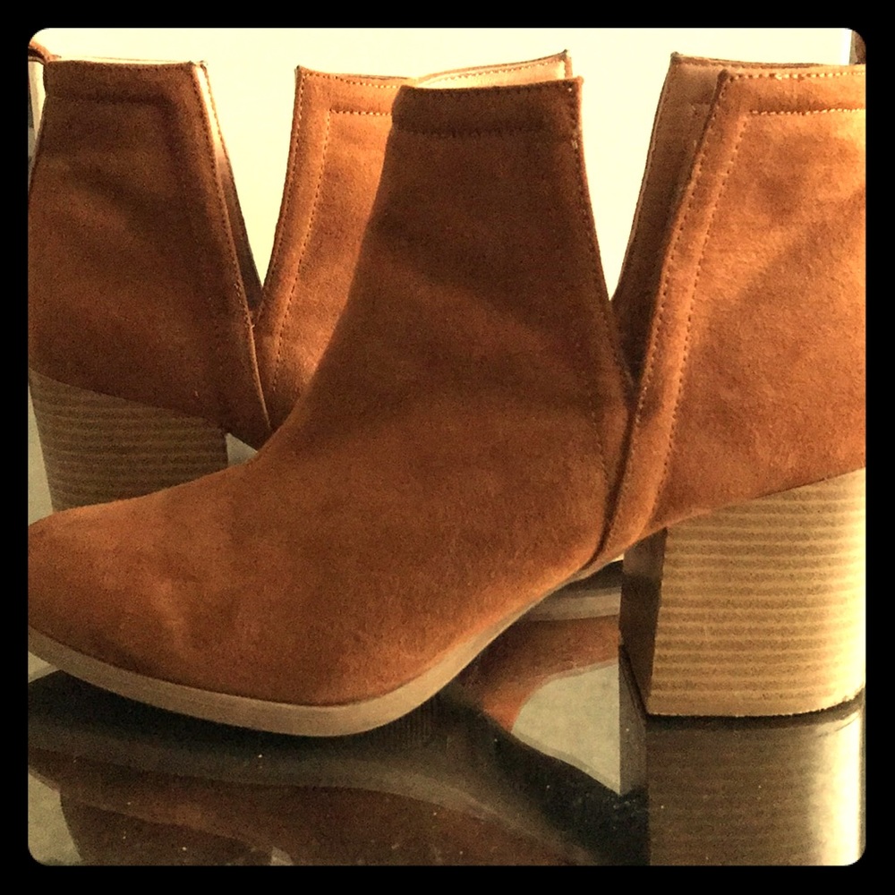 Cognac cut out booties